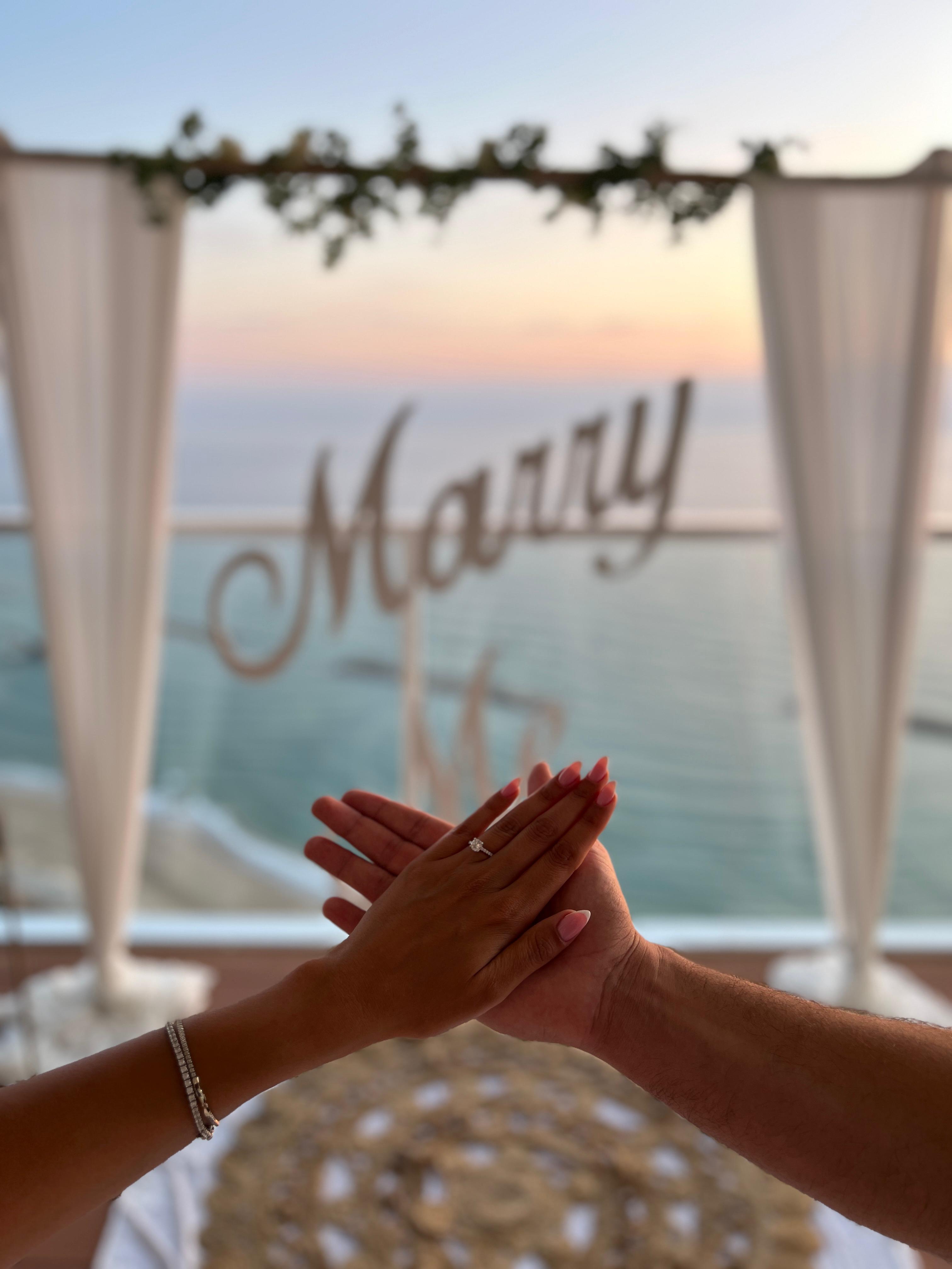 הצעה מול השקיעה